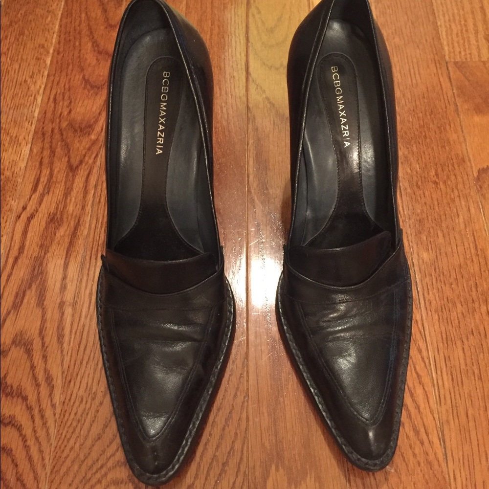 BCBGMAXAZRIA Leather Pump